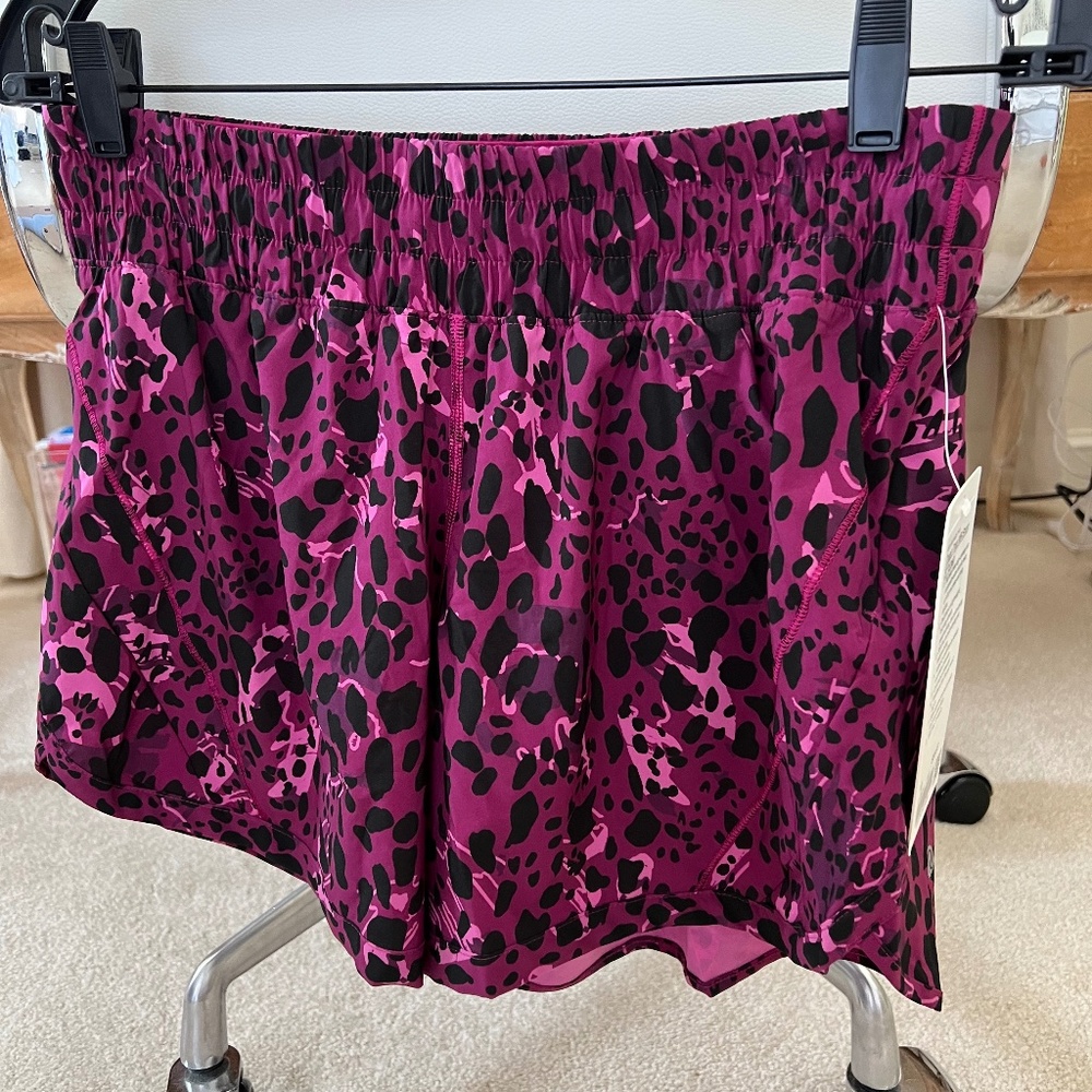 NWT Lululemon Track That MR Short 5" Size 10 Pink Cheetah